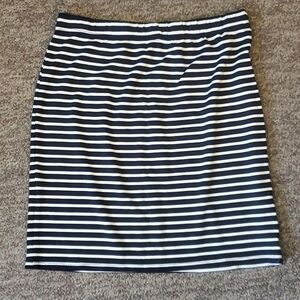 Ladies skirt $5 if buying 2 or more items